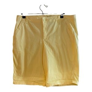 Bandolino Women’s Light Yellow Flat Front Shorts